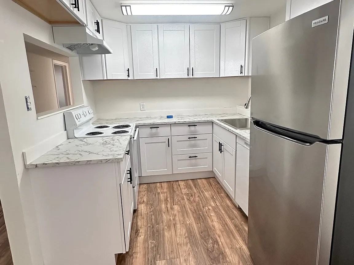 2911 W Uintah St #4 - Photo 4 of 10