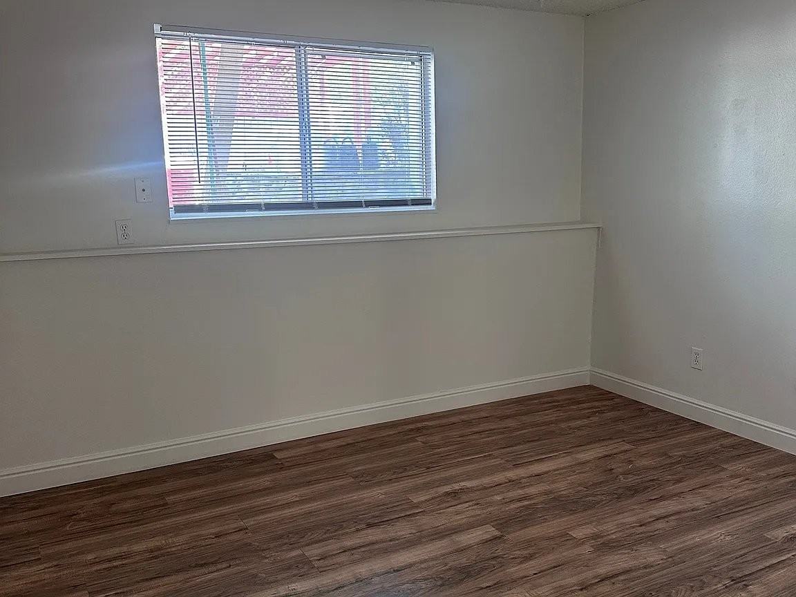 2911 W Uintah St #4 - Photo 5 of 10