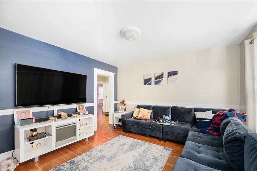 51 Lithgow St - Photo 3 of 10