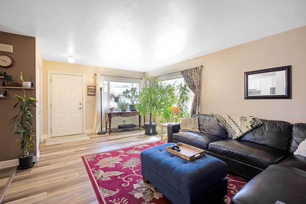 1017 Lynn Ln #NA - Photo 5 of 21