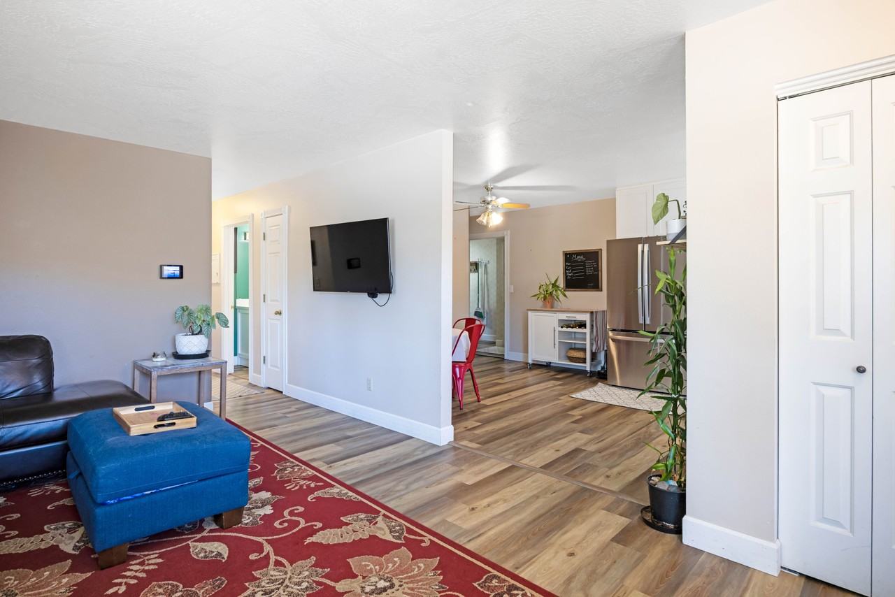 1017 Lynn Ln #NA - Photo 6 of 21