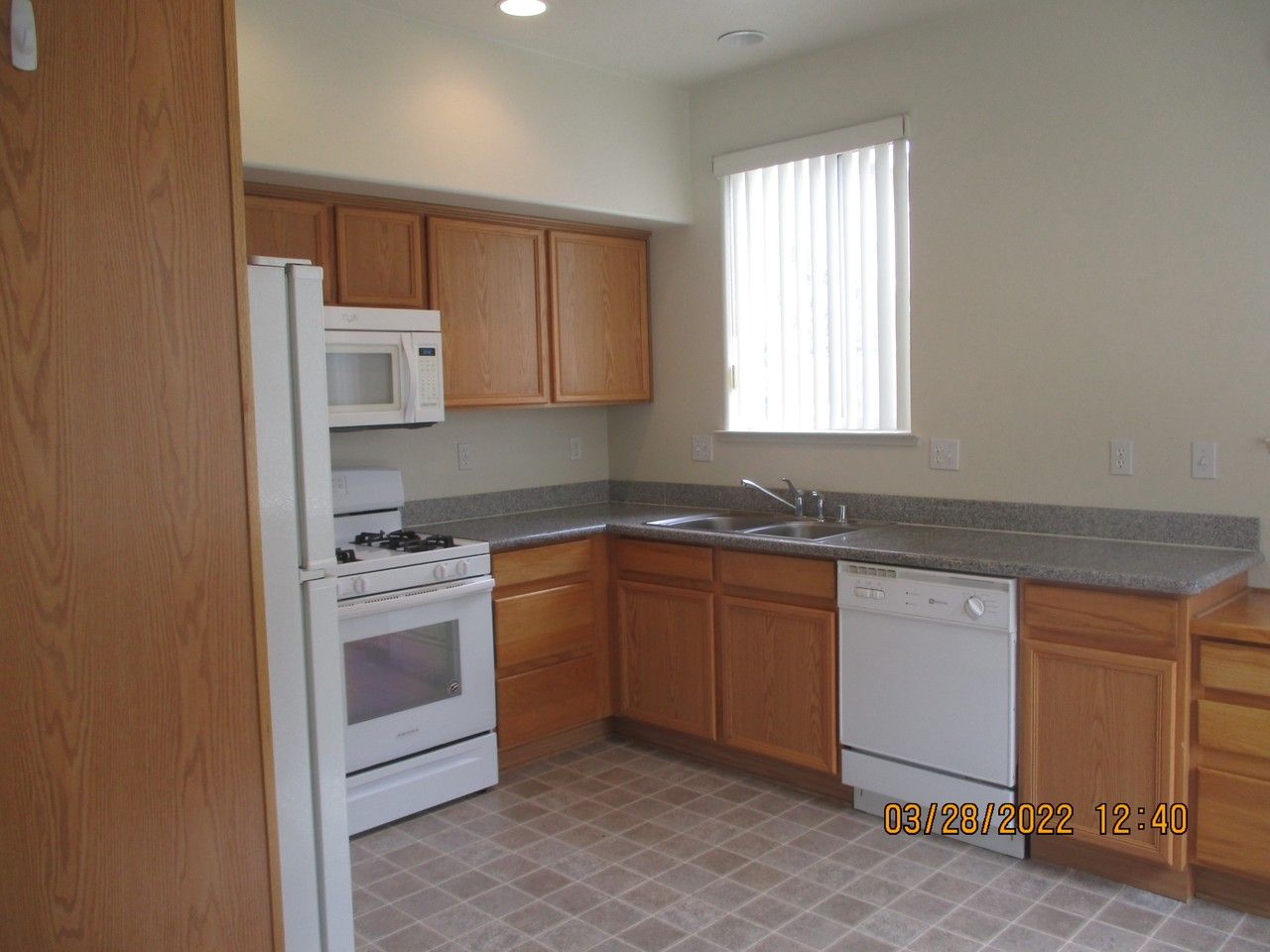 1751 Pinewood Dr #7B - Photo 3 of 10