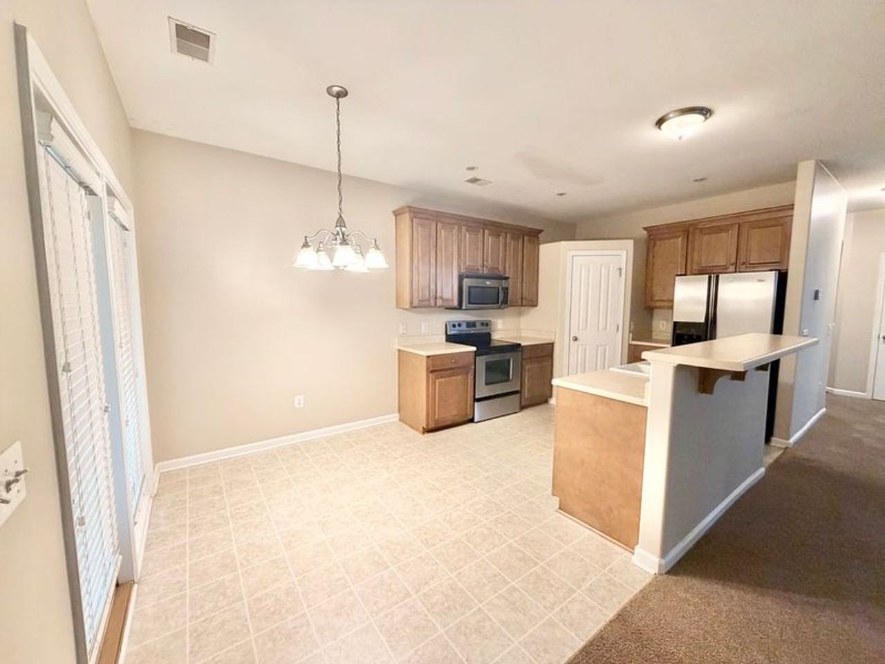 240 Summer Hill Way - Photo 4 of 16