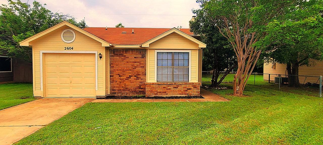 2604 Woodlands Dr #NA - Photo 2 of 15