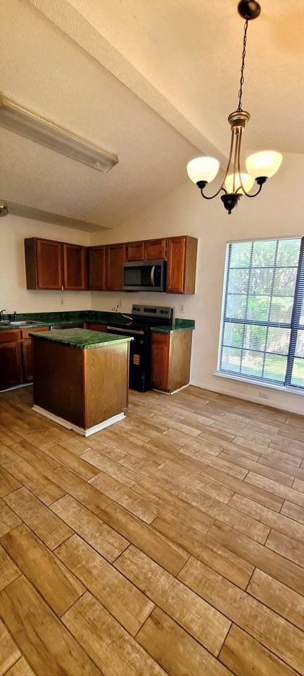 2604 Woodlands Dr #NA - Photo 4 of 15