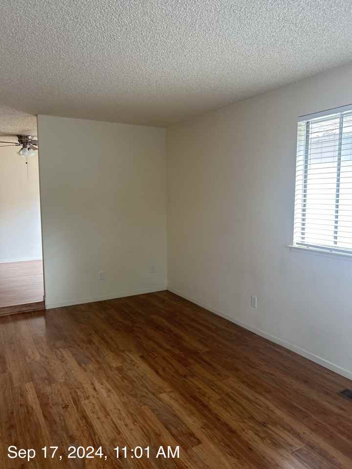 1529 Douglas Ave #A - Photo 3 of 6