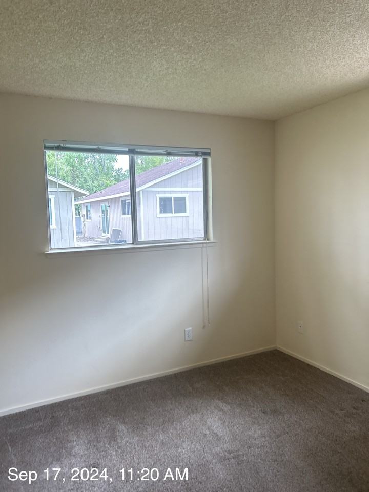 1529 Douglas Ave #A - Photo 4 of 6