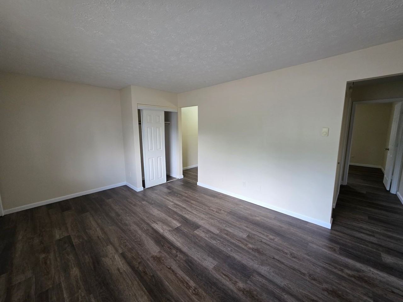 508 E Buchtel Ave #1D - Photo 3 of 7