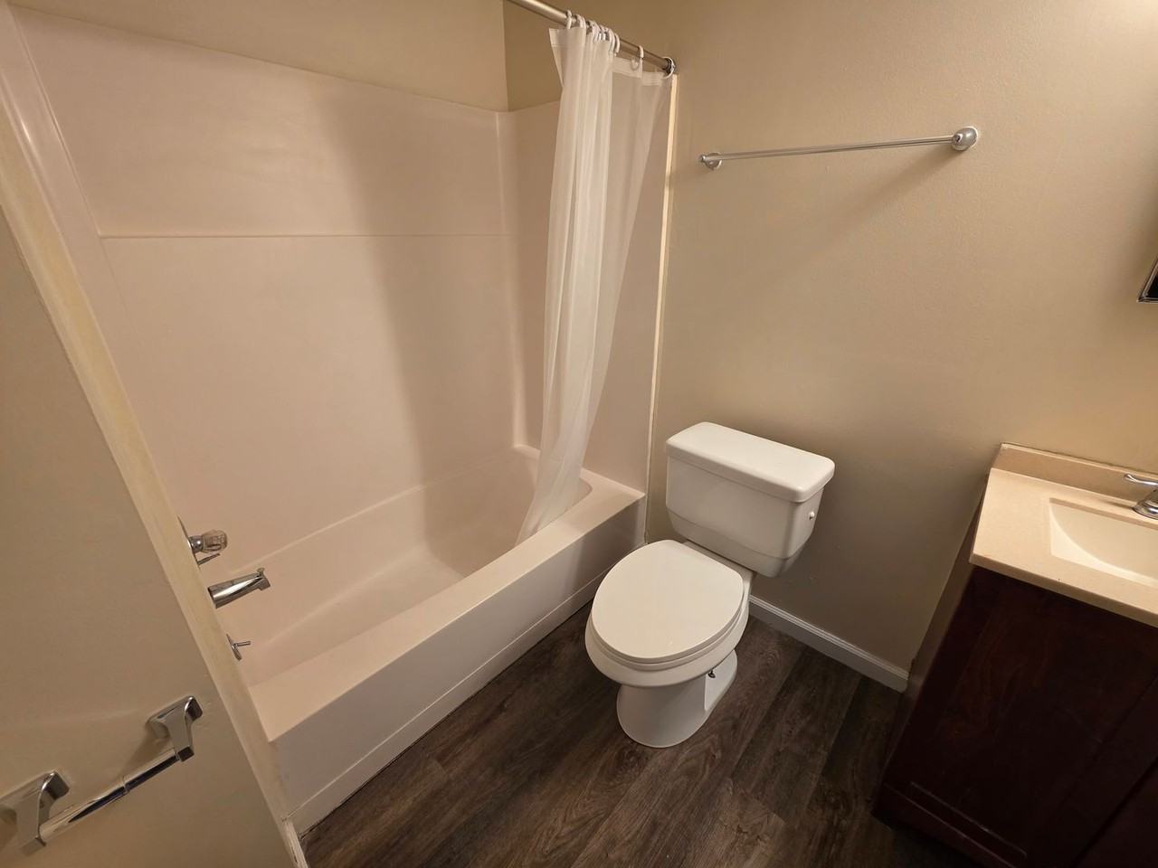 508 E Buchtel Ave #1D - Photo 7 of 7