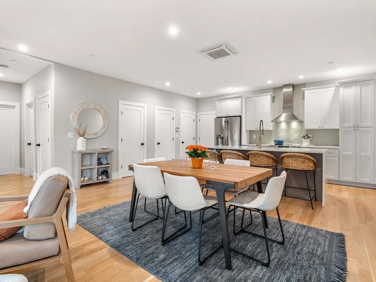 54 River St #10 - Photo 2 of 17