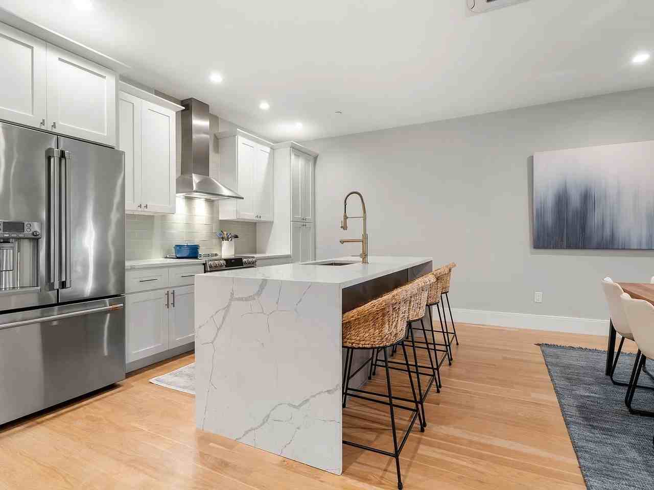 54 River St #10 - Photo 5 of 17