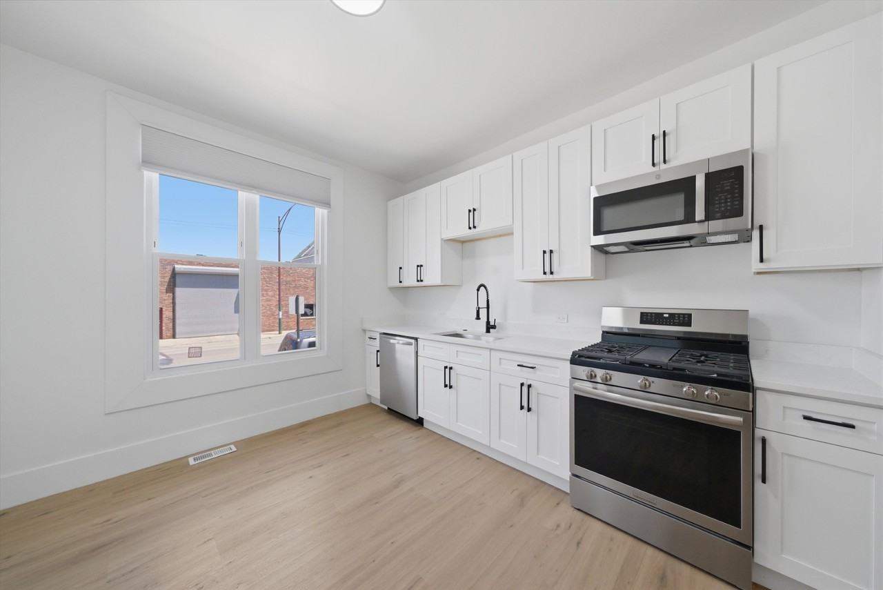 2954 N Elston Ave #1 - Photo 4 of 15