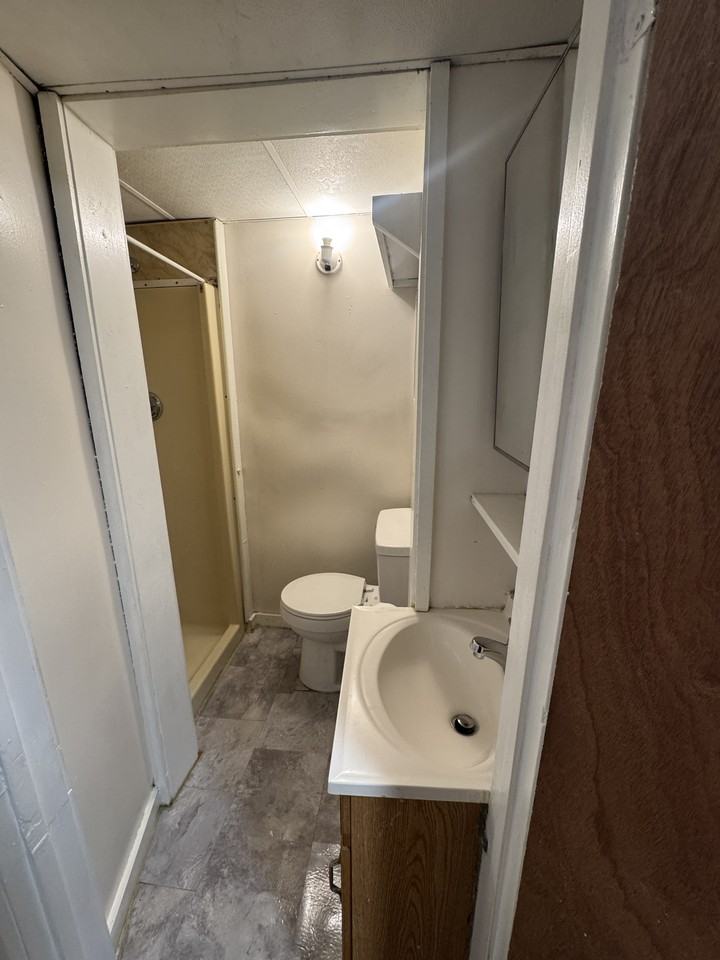 40 Roberts St #A - Photo 2 of 6