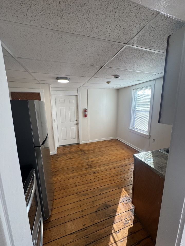 40 Roberts St #A - Photo 5 of 6