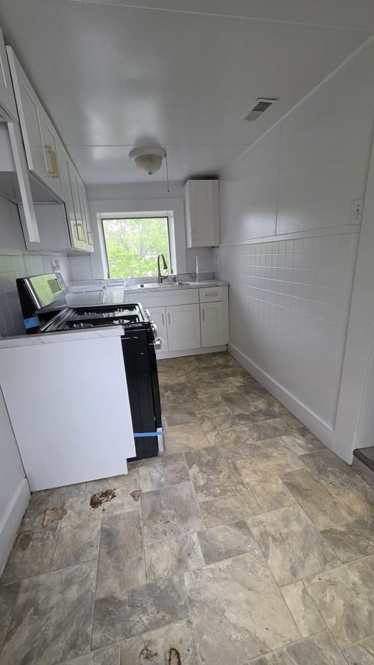 221 Chestnut St #3 - Photo 3 of 6