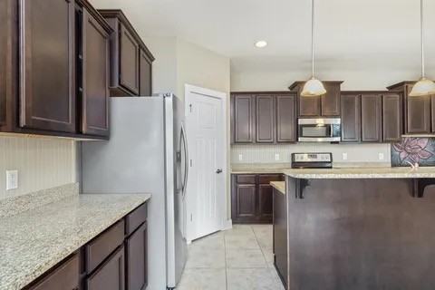 6013 Trestle St #NA - Photo 3 of 16