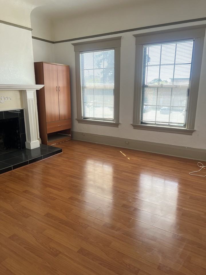 324 International Blvd #324 - Photo 2 of 14