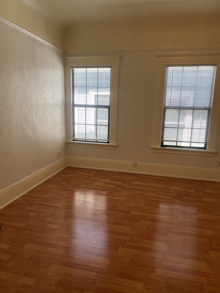 324 International Blvd #324 - Photo 5 of 14