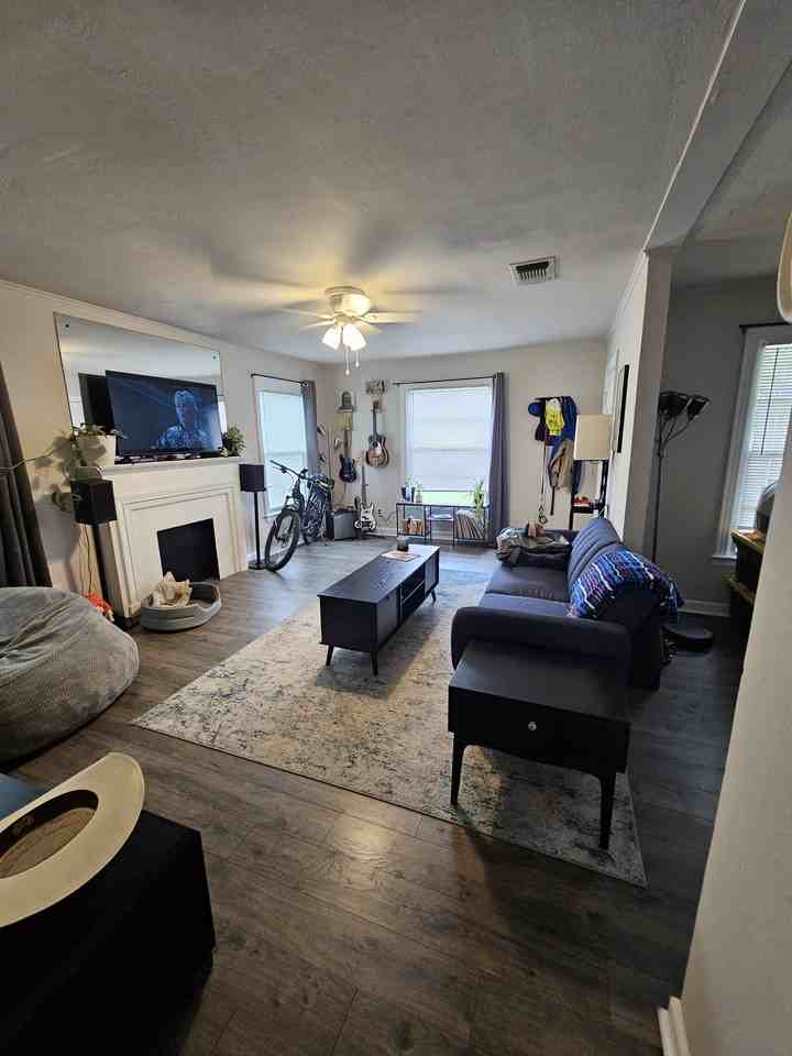 4725 Calmont Ave #NA - Photo 2 of 8