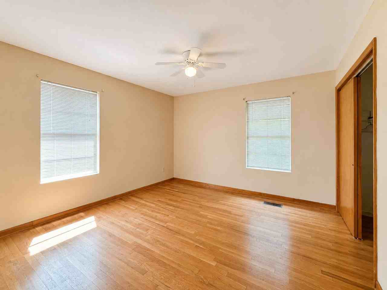 516 Ferry St Ne - Photo 6 of 14