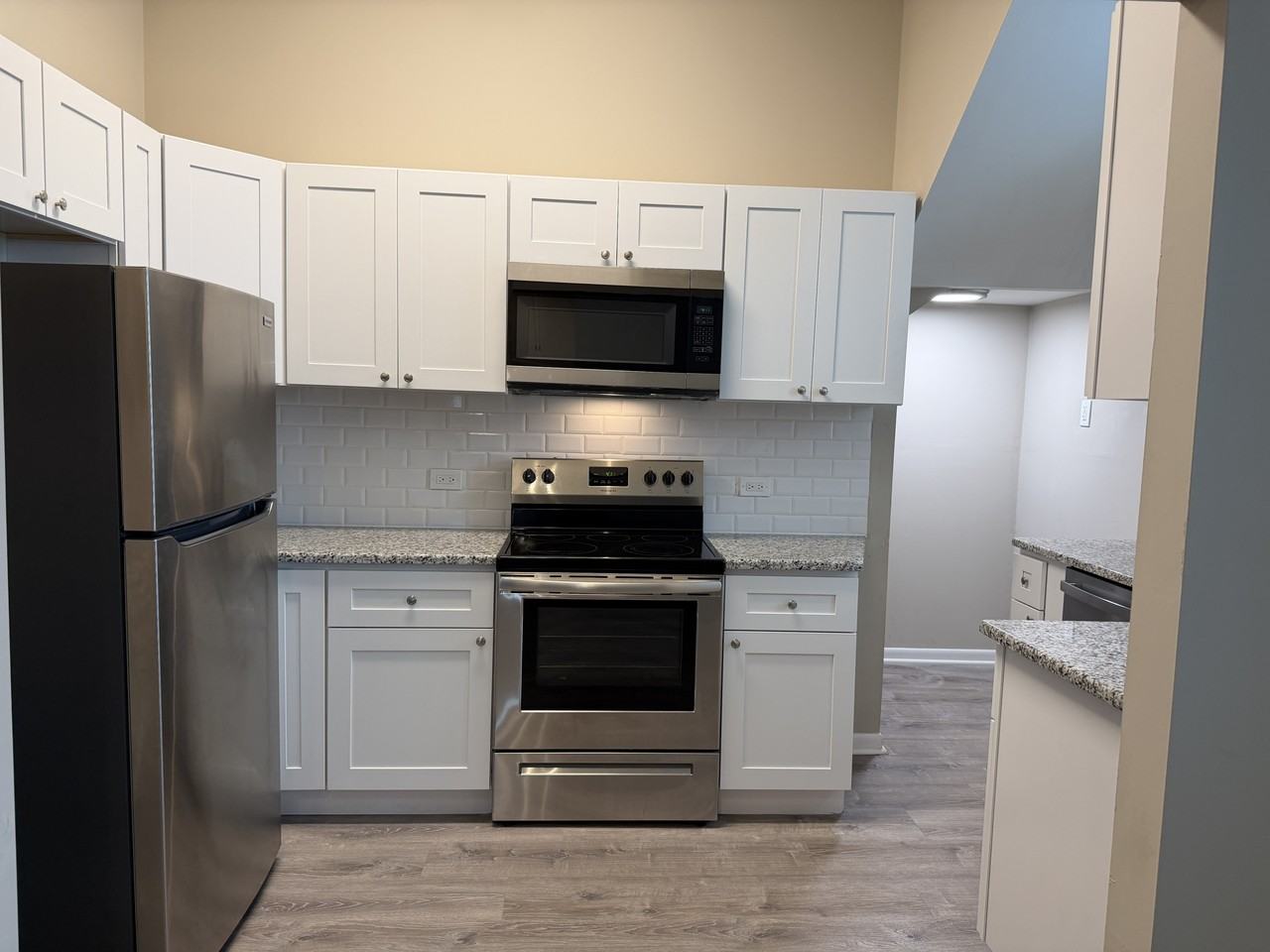 615 Summit St #2 - Photo 4 of 18