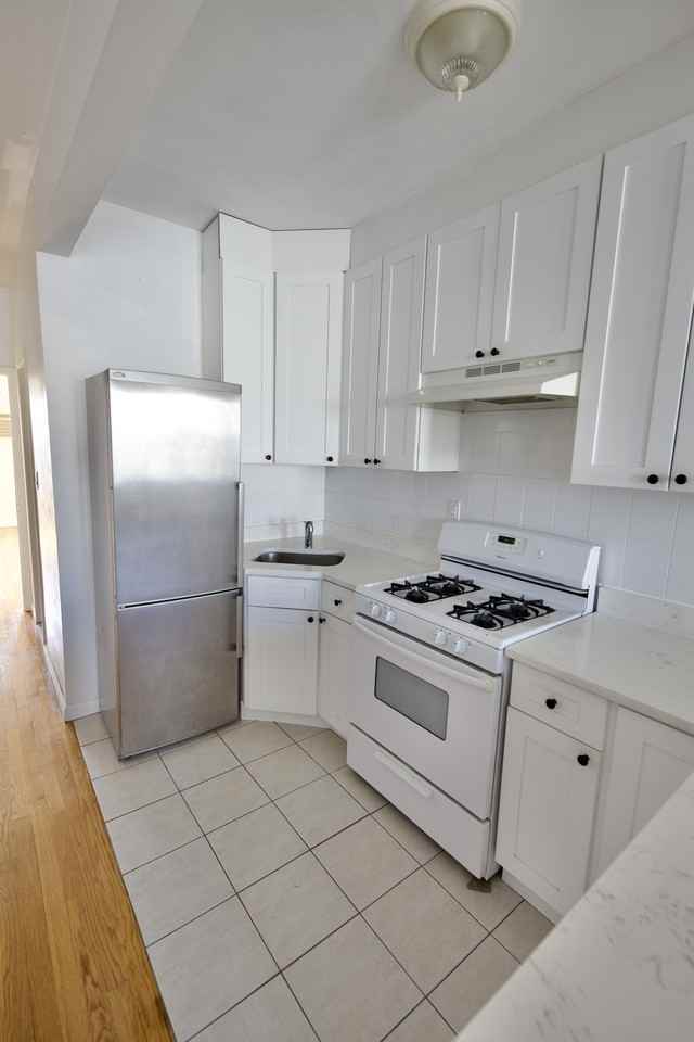 109 Newel Street #4R - Photo 4 of 10