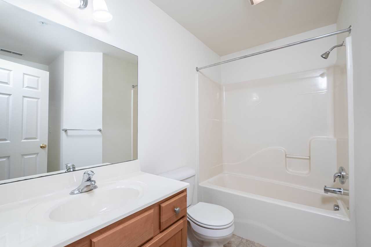 333 College Manor Ave - Photo 5 of 13