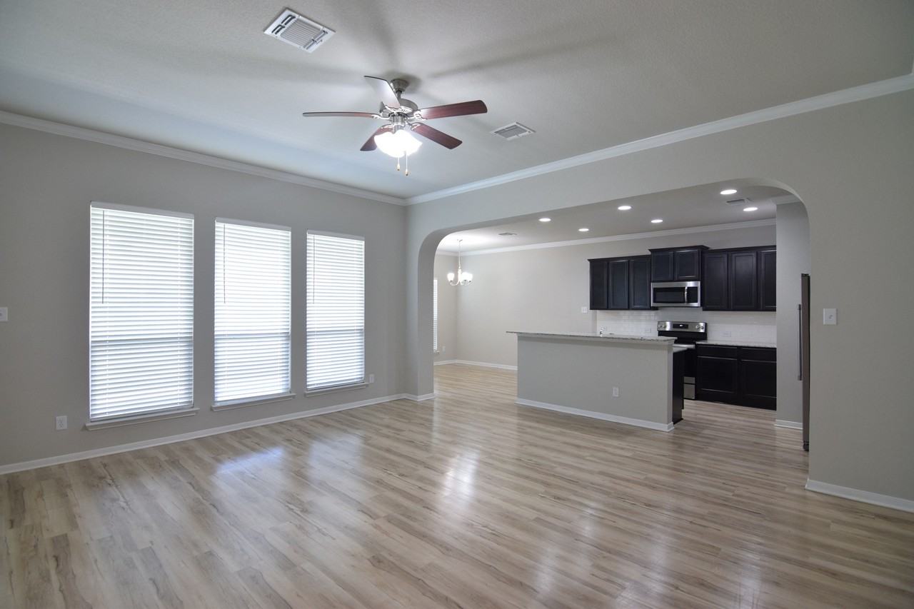 10208 Caprice #NA - Photo 7 of 23