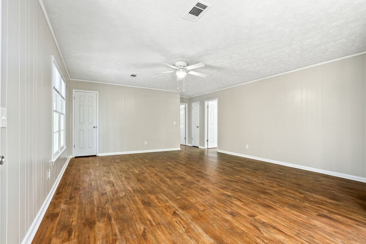 307 Lancaster Ave - Photo 5 of 25