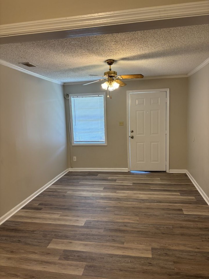 2165 1/2 Telfair St - Photo 2 of 14