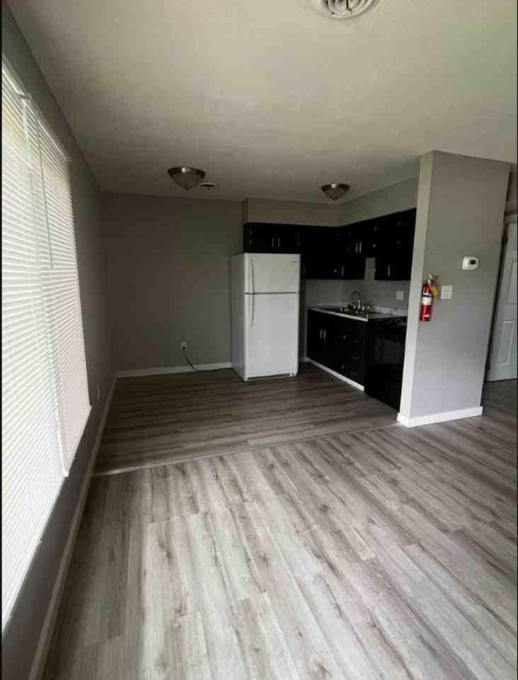 Parkway Apartments - Photo 2 of 25