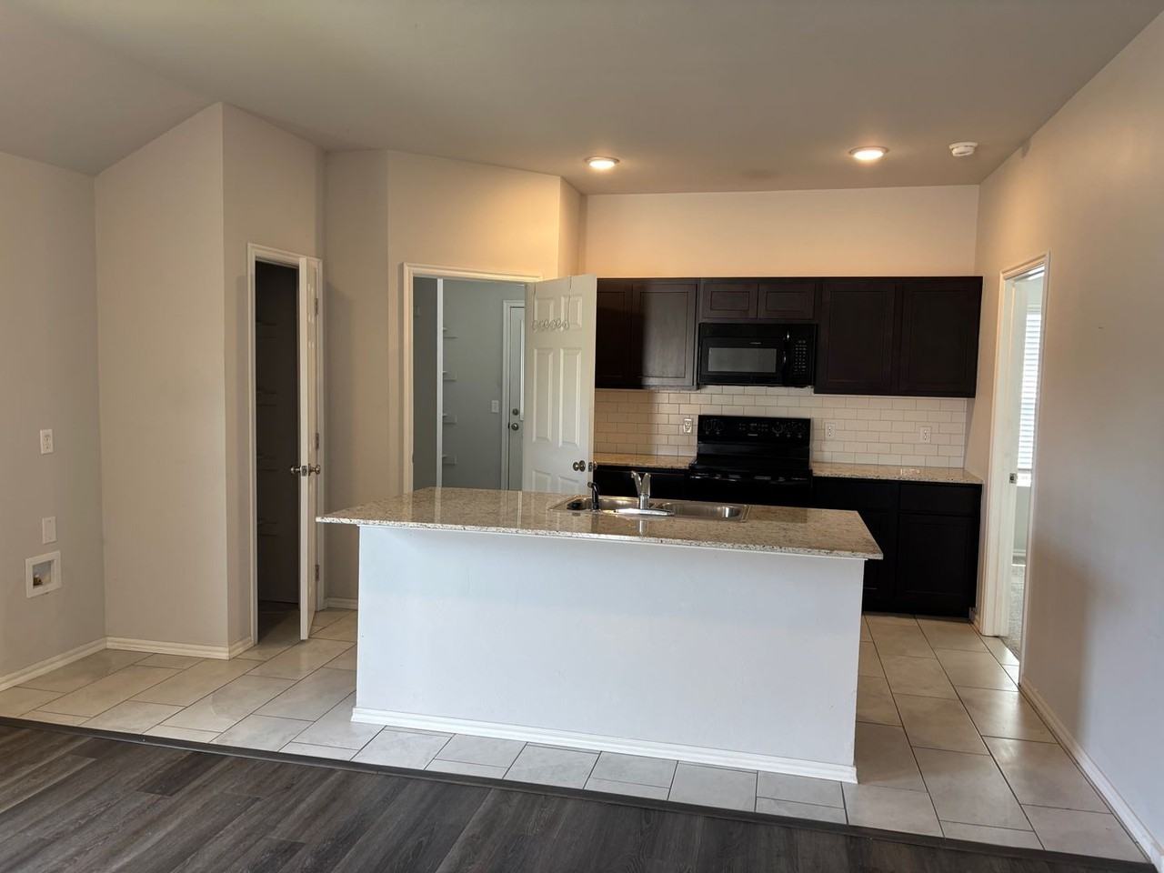 1203 Tortoise Wood Rd - Photo 3 of 9