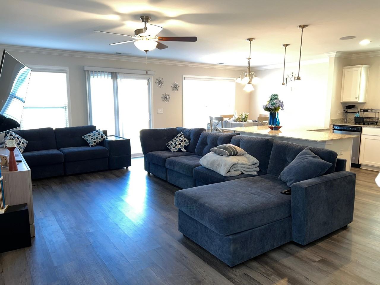 266 Mansell Park - Photo 3 of 22