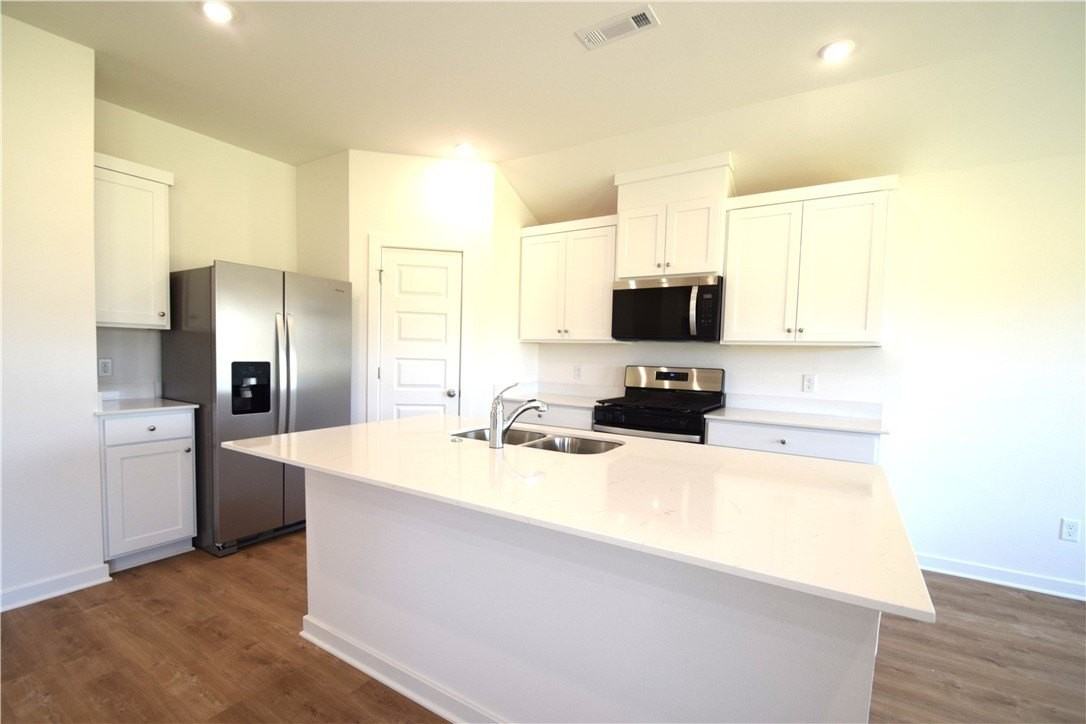 577 Nevada St - Photo 4 of 18