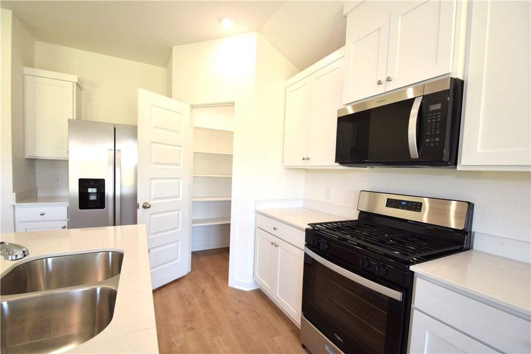 577 Nevada St - Photo 5 of 18