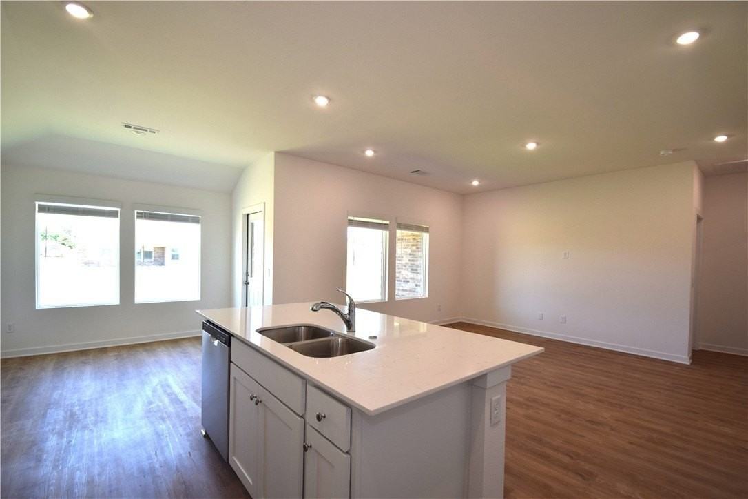 577 Nevada St - Photo 6 of 18