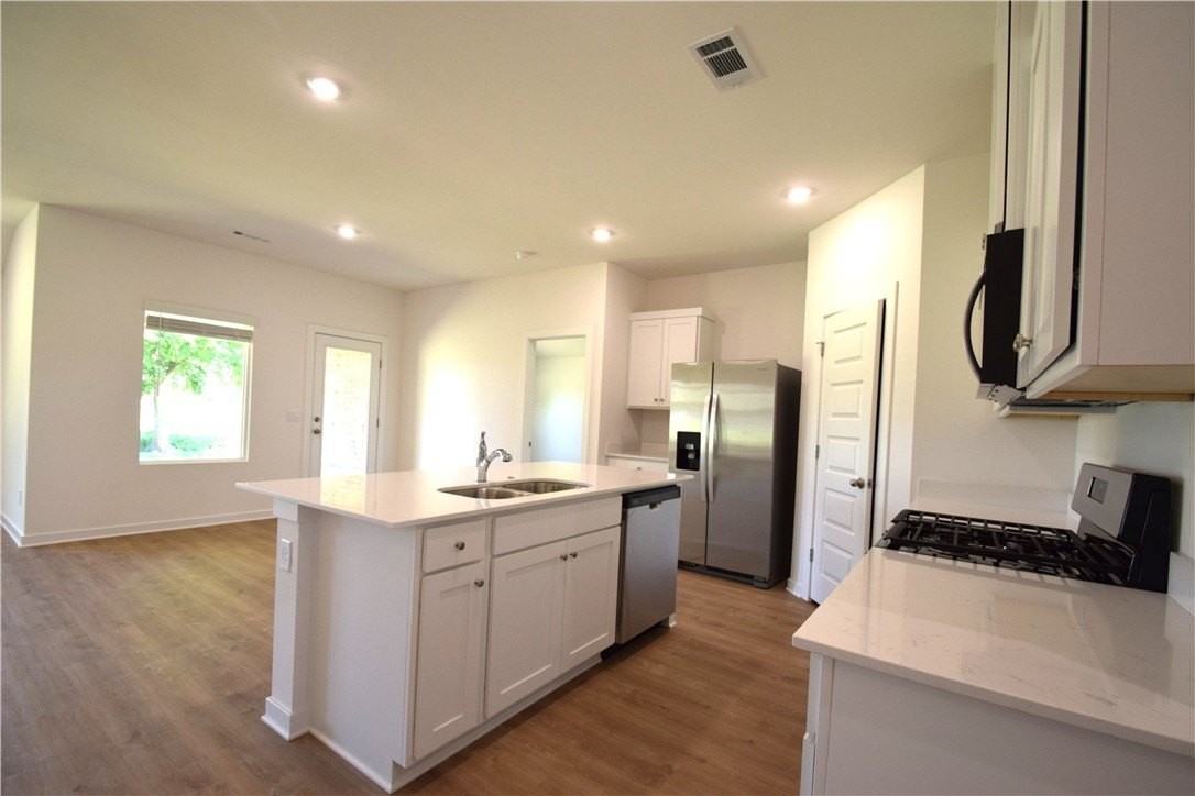 322 Texas Ave - Photo 3 of 17