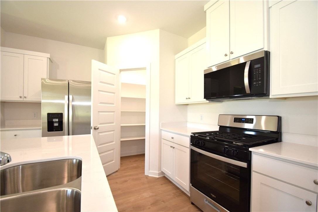 322 Texas Ave - Photo 4 of 17