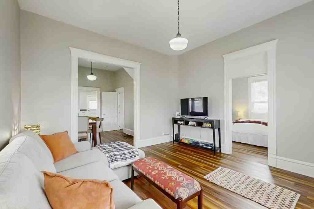 208 N 9th St - Photo 7 of 18