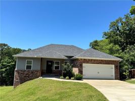 featured image of 4 Kemble Cir