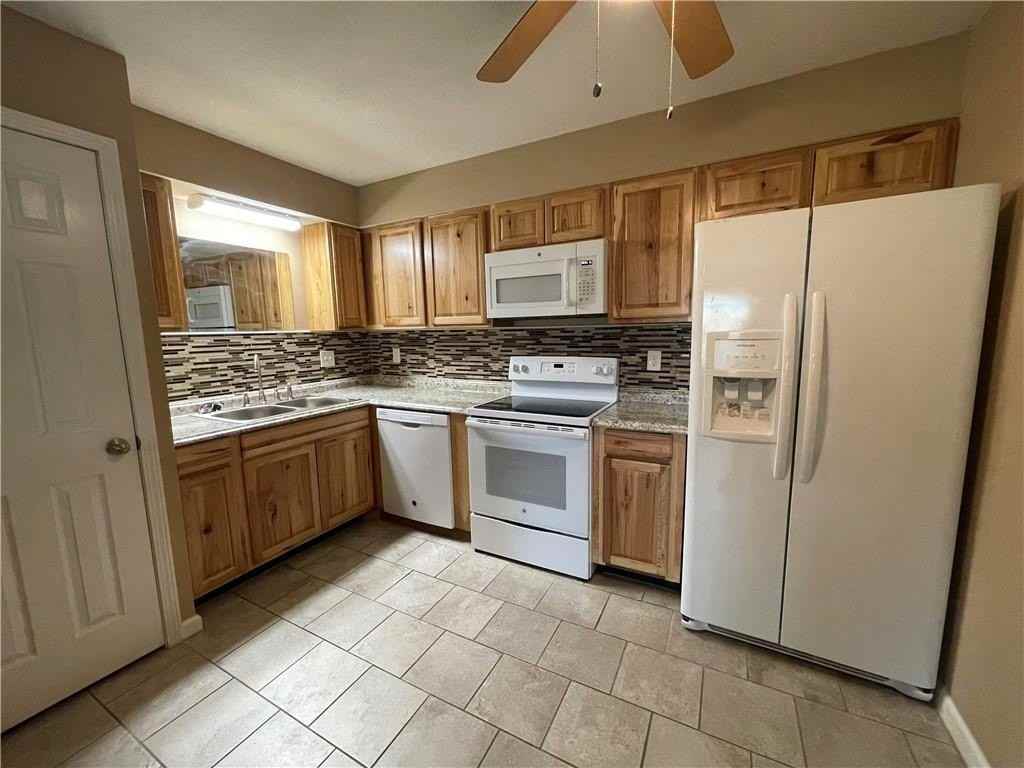 2010 Cypress Pl #B - Photo 3 of 8