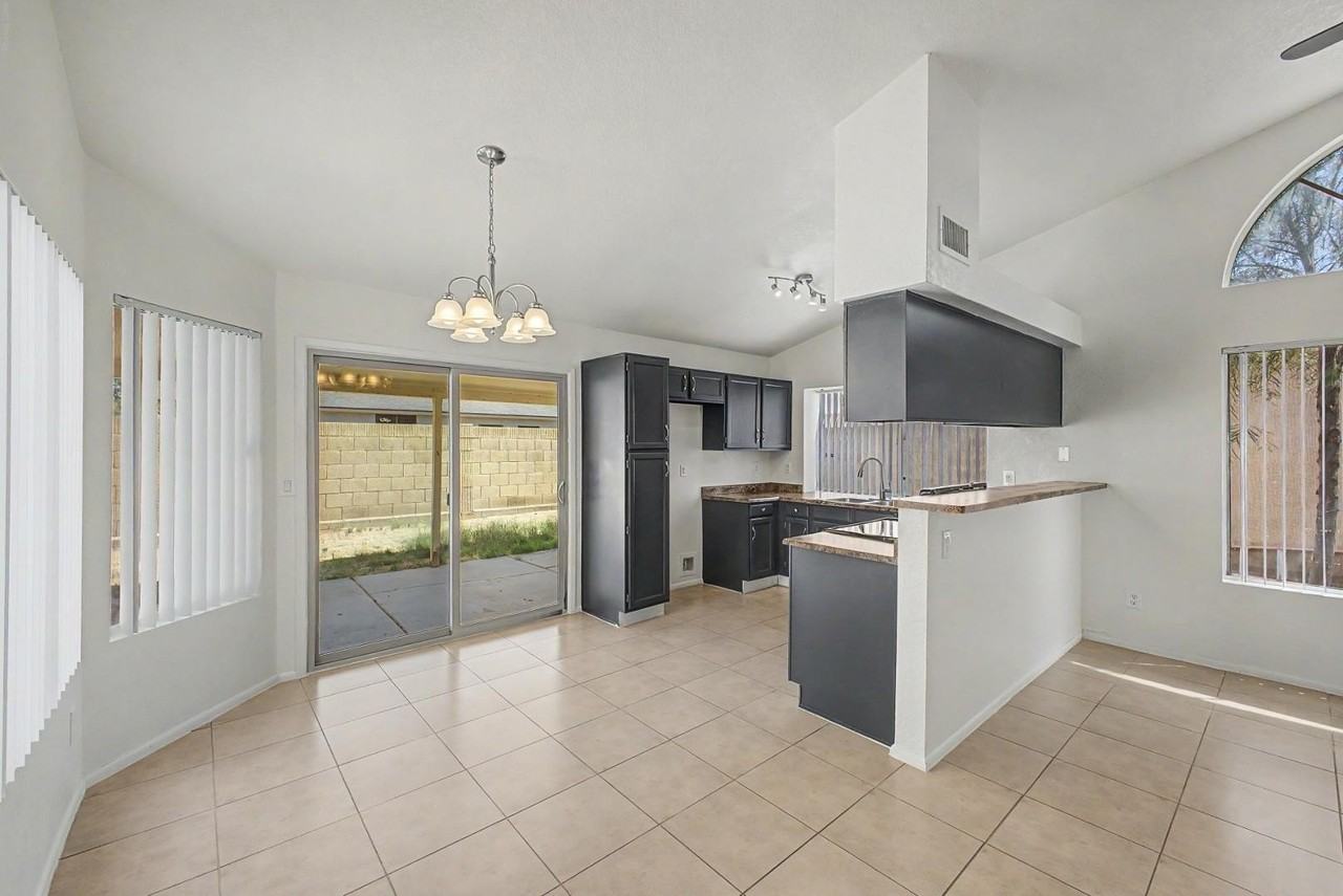 11851 N 76th Dr - Photo 4 of 25