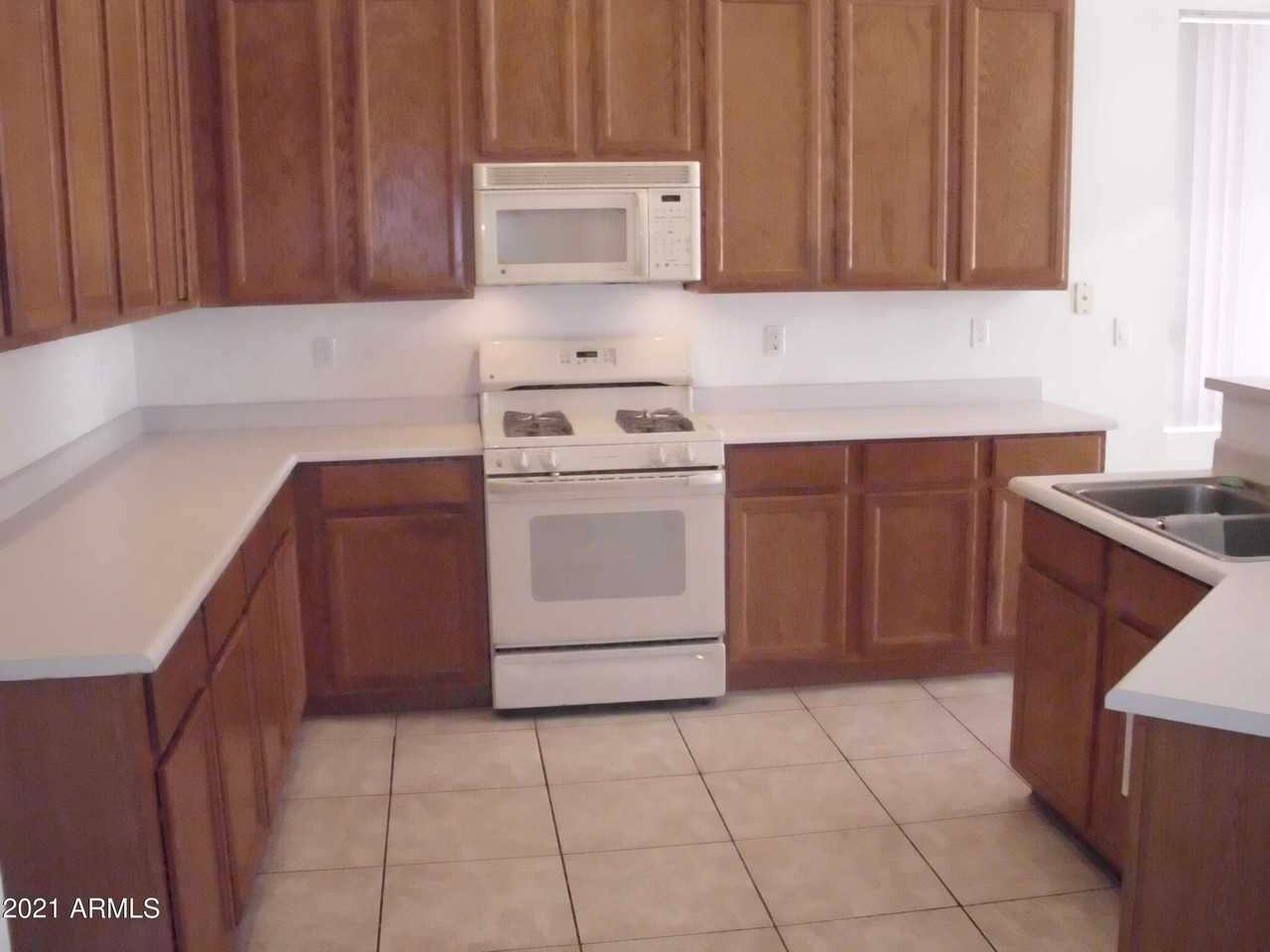6933 W Remuda Dr - Photo 5 of 26