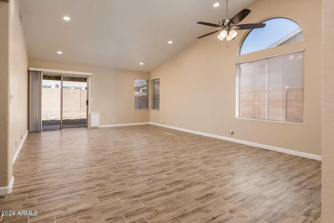 8564 W Ocotillo Rd - Photo 5 of 24