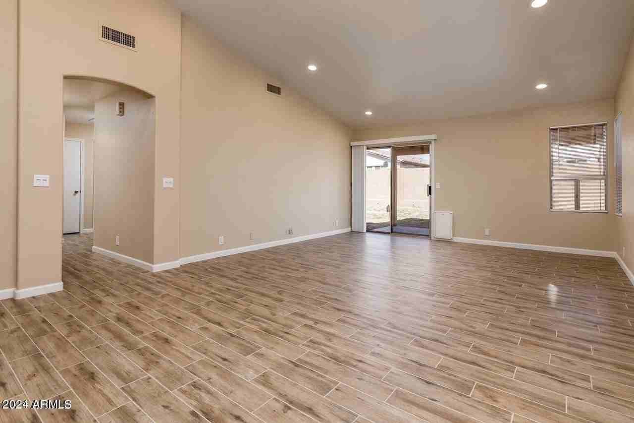8564 W Ocotillo Rd - Photo 6 of 24