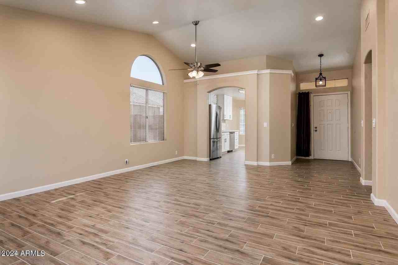 8564 W Ocotillo Rd - Photo 7 of 24