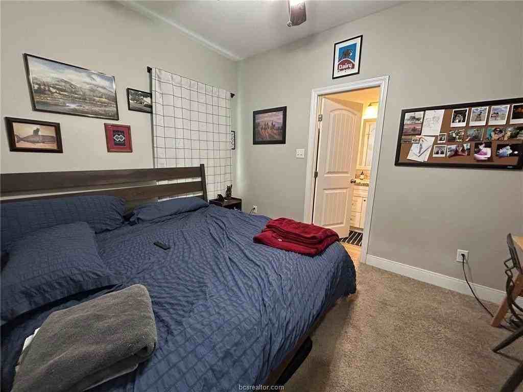 1418 Holleman Dr - Photo 6 of 10