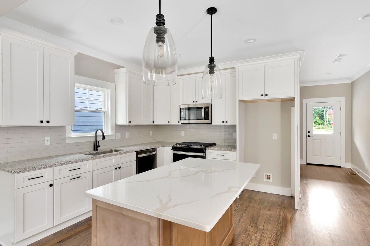 1323 Thomas Ave - Photo 2 of 47
