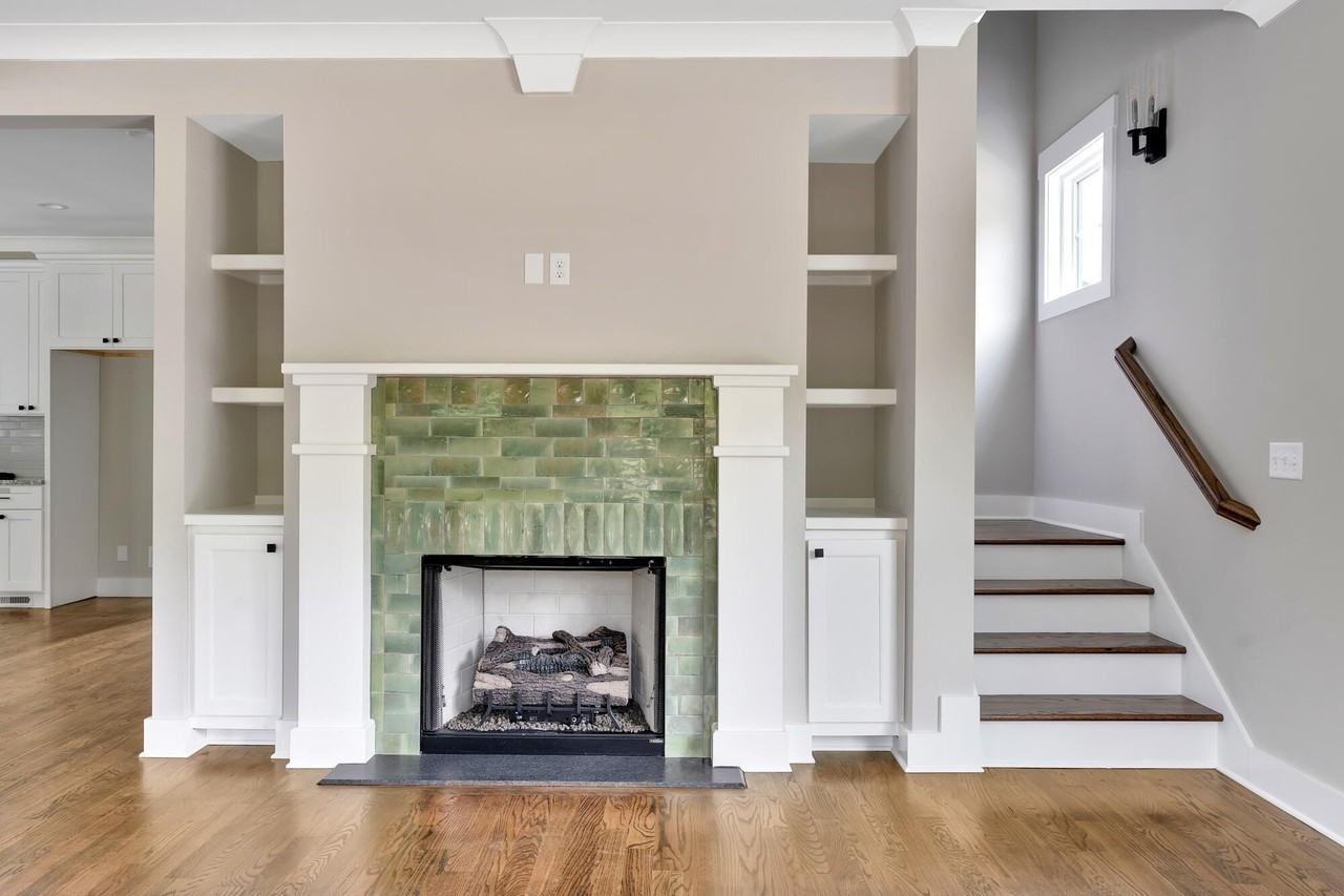 1323 Thomas Ave - Photo 3 of 47