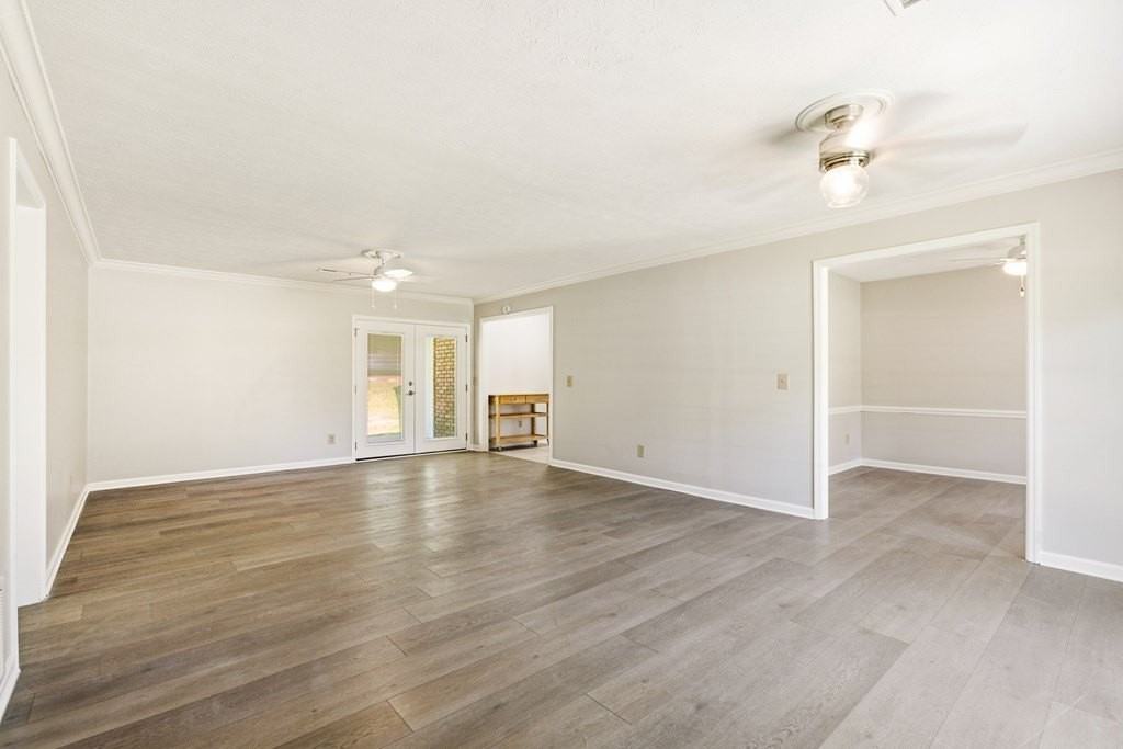 5010 Willowbrook Dr - Photo 3 of 20